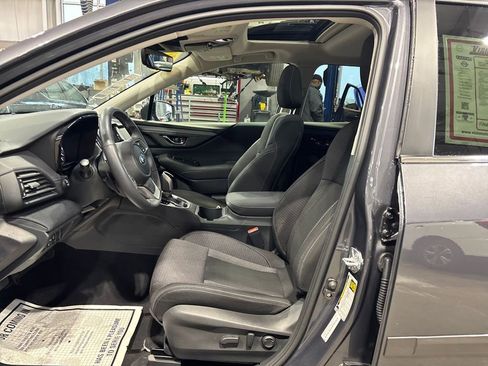 Used 2024 Subaru Outback Premium AWD/4WD image 9
