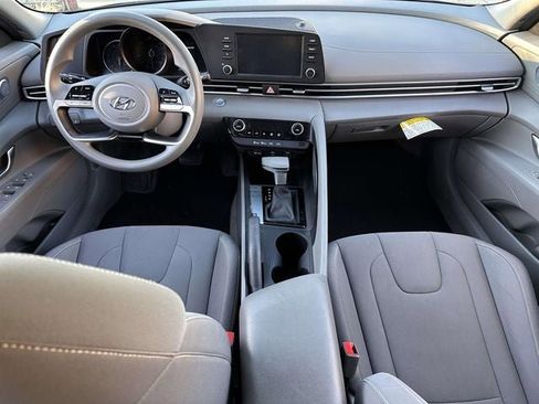 Used 2023 Hyundai Elantra SEL w/ Cargo Package image 18