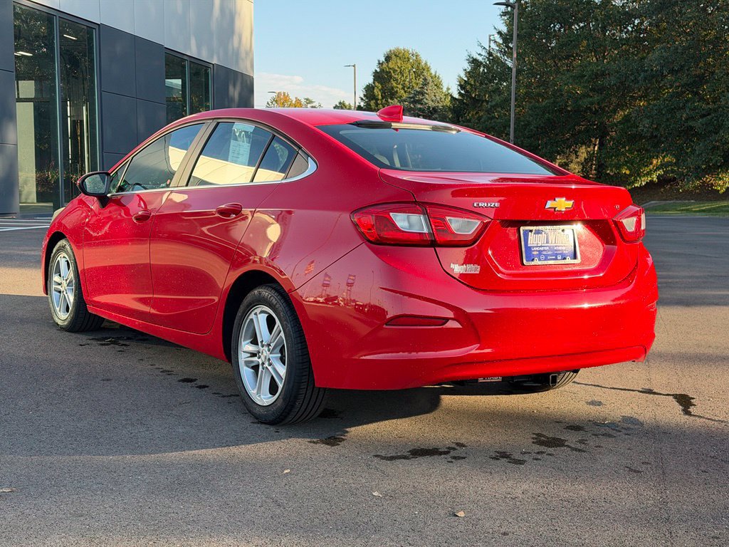 Used 2018 Chevrolet Cruze LT FWD image 4