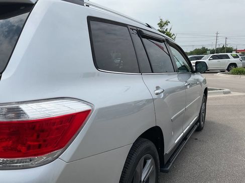 Used 2012 Toyota Highlander Limited w/ Tow Pkg AWD/4WD image 8