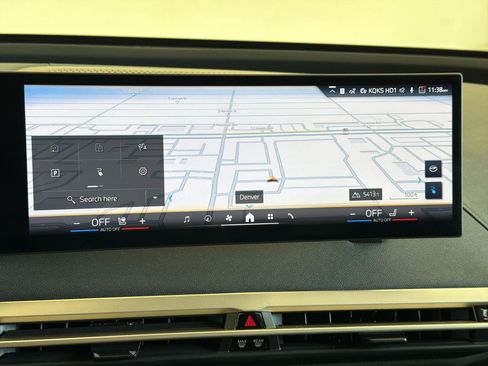 Used 2025 BMW iX xDrive50 w/ Premium Package AWD/4WD image 26