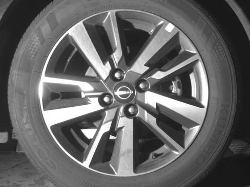 Used 2025 Nissan Versa SV image 13