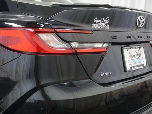 Used 2025 Toyota Camry SE FWD image 5