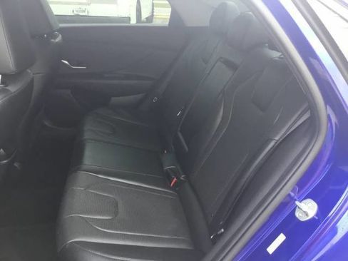 Used 2022 Hyundai Elantra Limited image 11