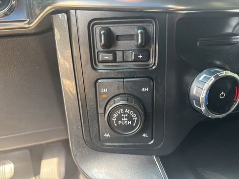 Used 2023 Ford F150 Lariat w/ Max Trailer Tow Package image 27