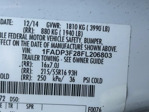 Used 2015 Ford Focus SE FWD image 32