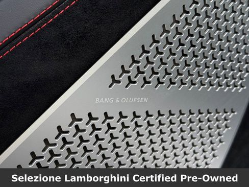 Used 2024 Lamborghini Urus Performante AWD/4WD image 26