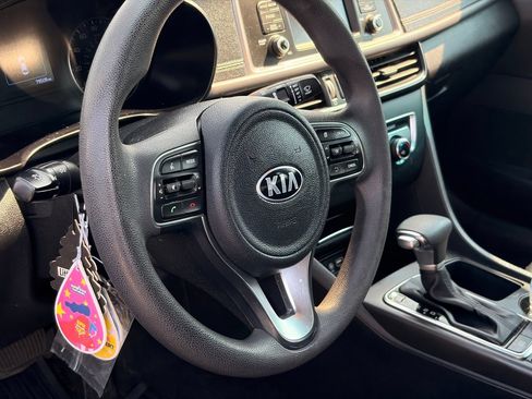 Used 2017 Kia Optima LX FWD image 7