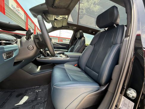 Used 2025 Cadillac Escalade IQ Luxury 2 w/ LPO, Premium Carpet Package AWD/4WD image 19
