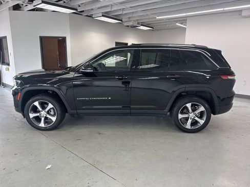 Used 2023 Jeep Grand Cherokee Limited AWD/4WD image 7