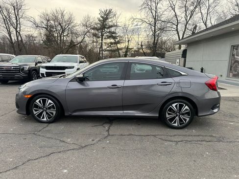 Used 2017 Honda Civic EX-T image 4
