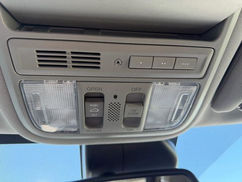 Used 2016 Honda Odyssey Touring Elite image 61