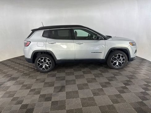 Used 2025 Jeep Compass Limited AWD/4WD image 5
