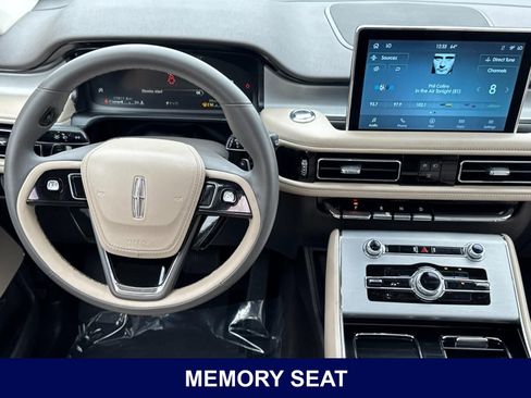 Used 2023 Lincoln Aviator 2WD w/ Premium Package image 17
