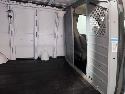Used 2020 Chevrolet Express 2500 image 25