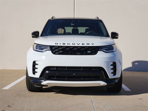 Used 2024 Land Rover Discovery Dynamic SE image 2