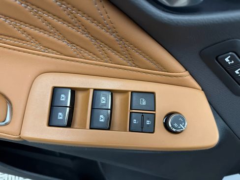 Used 2022 Toyota Avalon Limited image 14