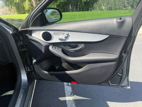 Used 2018 Mercedes-Benz C 300 4MATIC Sedan image 9