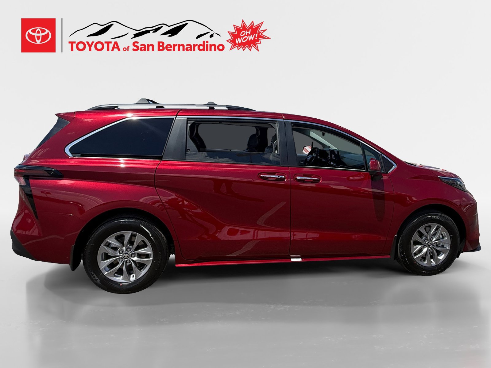 Certified 2026 Toyota Sienna XLE FWD image 6