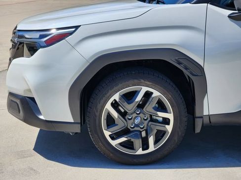 Certified 2025 Subaru Forester Limited AWD/4WD image 8