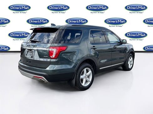Used 2016 Ford Explorer XLT w/ Equipment Group 202A image 7