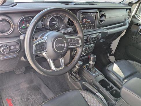Used 2022 Jeep Wrangler Unlimited Sahara AWD/4WD image 10