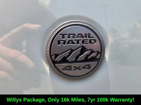 Used 2023 Jeep Gladiator Sport AWD/4WD image 13