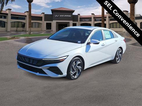 Used 2025 Hyundai Elantra SEL image 4