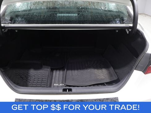 Used 2023 Toyota Camry SE FWD image 4