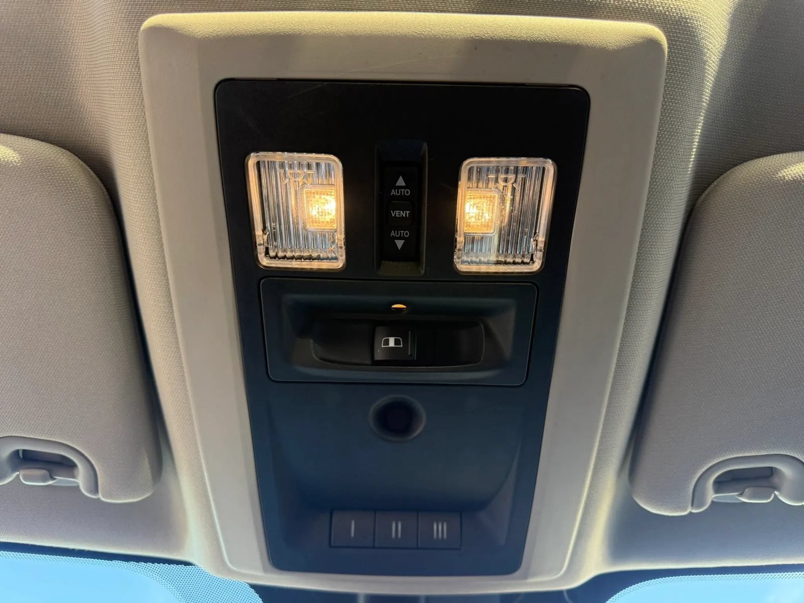 Used 2016 RAM 1500 Laramie w/ Convenience Group AWD/4WD image 34