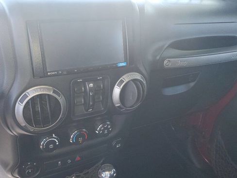 Used 2012 Jeep Wrangler Unlimited Sport image 13