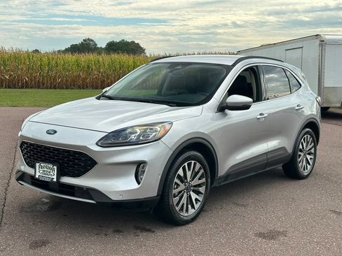 Used 2020 Ford Escape Titanium AWD/4WD image 4