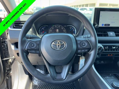 Used 2025 Toyota RAV4 LE AWD/4WD image 18