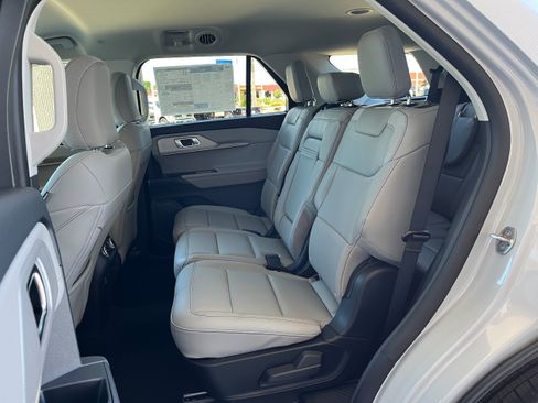 New 2026 Ford Explorer Active w/ Active Comfort Package AWD/4WD image 7