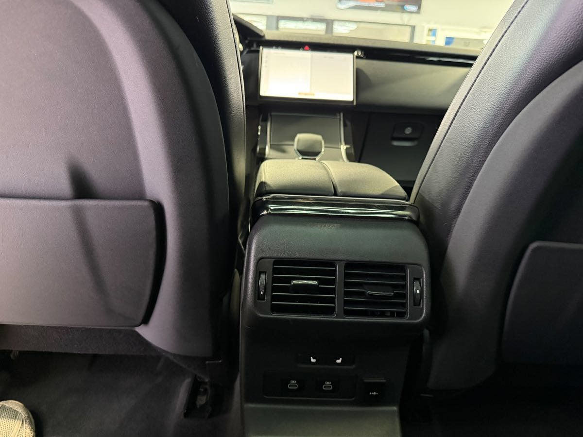 Used 2025 Land Rover Range Rover Velar Dynamic SE AWD/4WD image 26