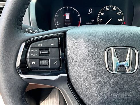 Used 2026 Honda Odyssey Touring image 23