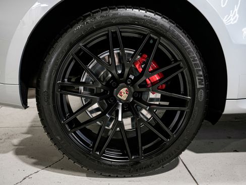 Used 2022 Porsche Macan GTS w/ Sport Chrono Package image 55