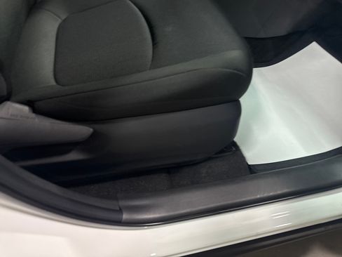 Used 2025 Toyota RAV4 LE AWD/4WD image 37