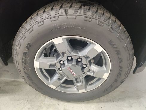 New 2026 GMC Sierra 2500 SLT AWD/4WD image 4