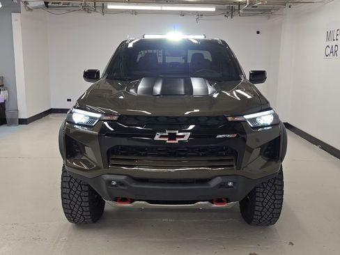 Used 2025 Chevrolet Colorado ZR2 w/ Midnight Edition image 7