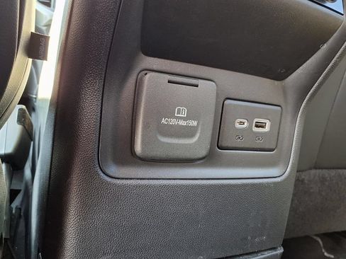 Used 2022 GMC Acadia SLT FWD image 27