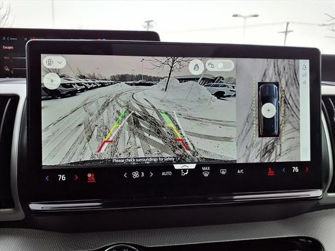 Used 2025 Ford Expedition Active image 11