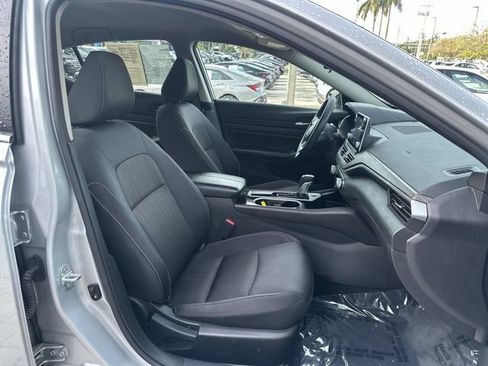Used 2024 Nissan Altima 2.5 SV FWD image 29