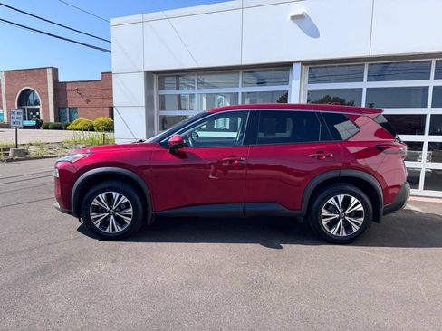Used 2021 Nissan Rogue SV AWD/4WD image 2