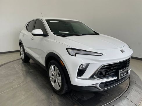 Used 2025 Buick Encore GX Preferred w/ Comfort Package image 1