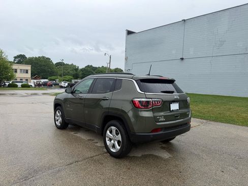 Used 2019 Jeep Compass Latitude w/ Popular Equipment Group AWD/4WD image 5