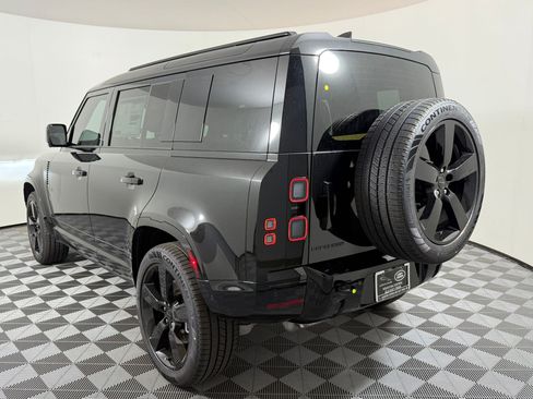 New 2026 Land Rover Defender 110 X-Dynamic SE AWD/4WD image 3