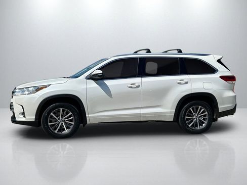 Used 2017 Toyota Highlander XLE image 8