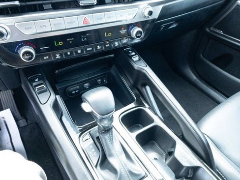 Used 2025 Kia Telluride S FWD image 19
