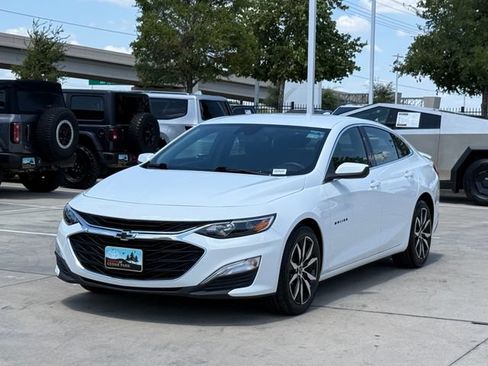 Used 2025 Chevrolet Malibu RS FWD image 8